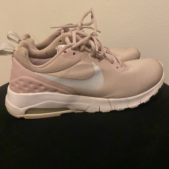 Nike Air Max Motion LW SE - Picture 2 of 9